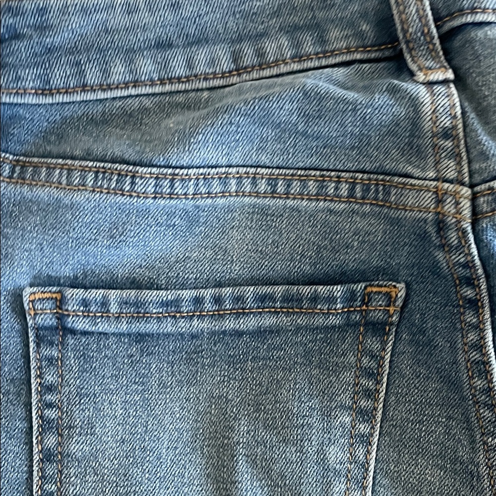 Old Navy Women's Classic Blue Jean Shorts #102 - Picture 8 of 9